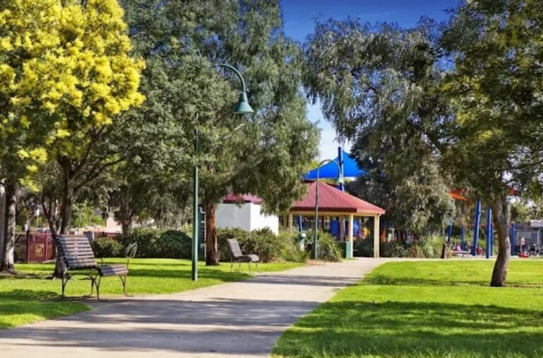 Woodards Real Estate Bentleigh